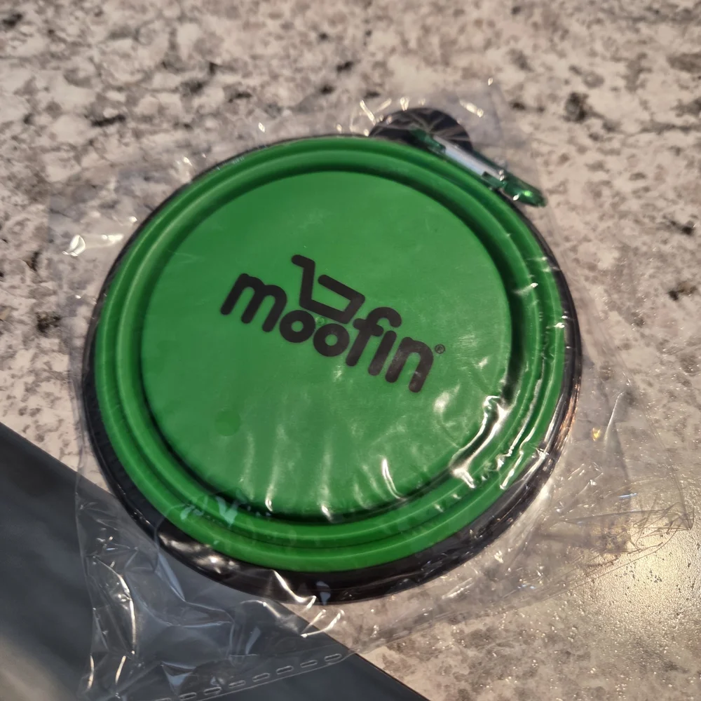 New Moofin Set Of 3 Green Collapsible Bowl & Blue Pet Grooming Glove Dog Whistle